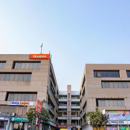 Fabexpress Blue Stone Hotel Surat Exterior foto