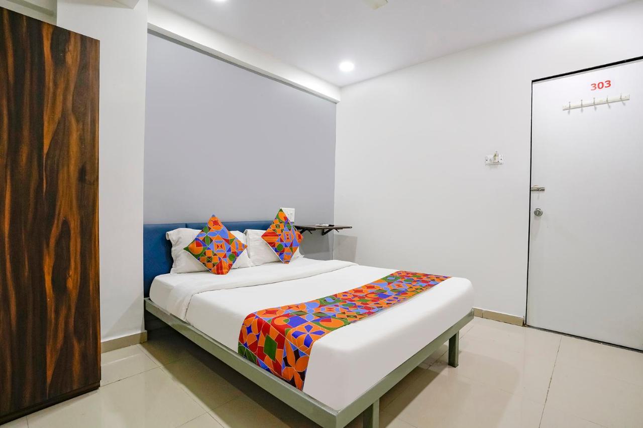 Fabexpress Blue Stone Hotel Surat Exterior foto