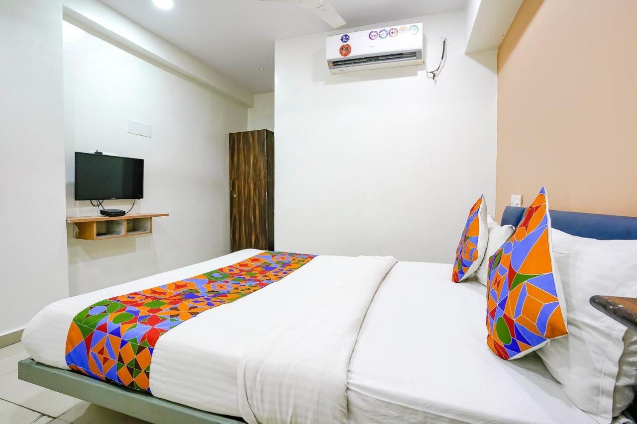 Fabexpress Blue Stone Hotel Surat Exterior foto