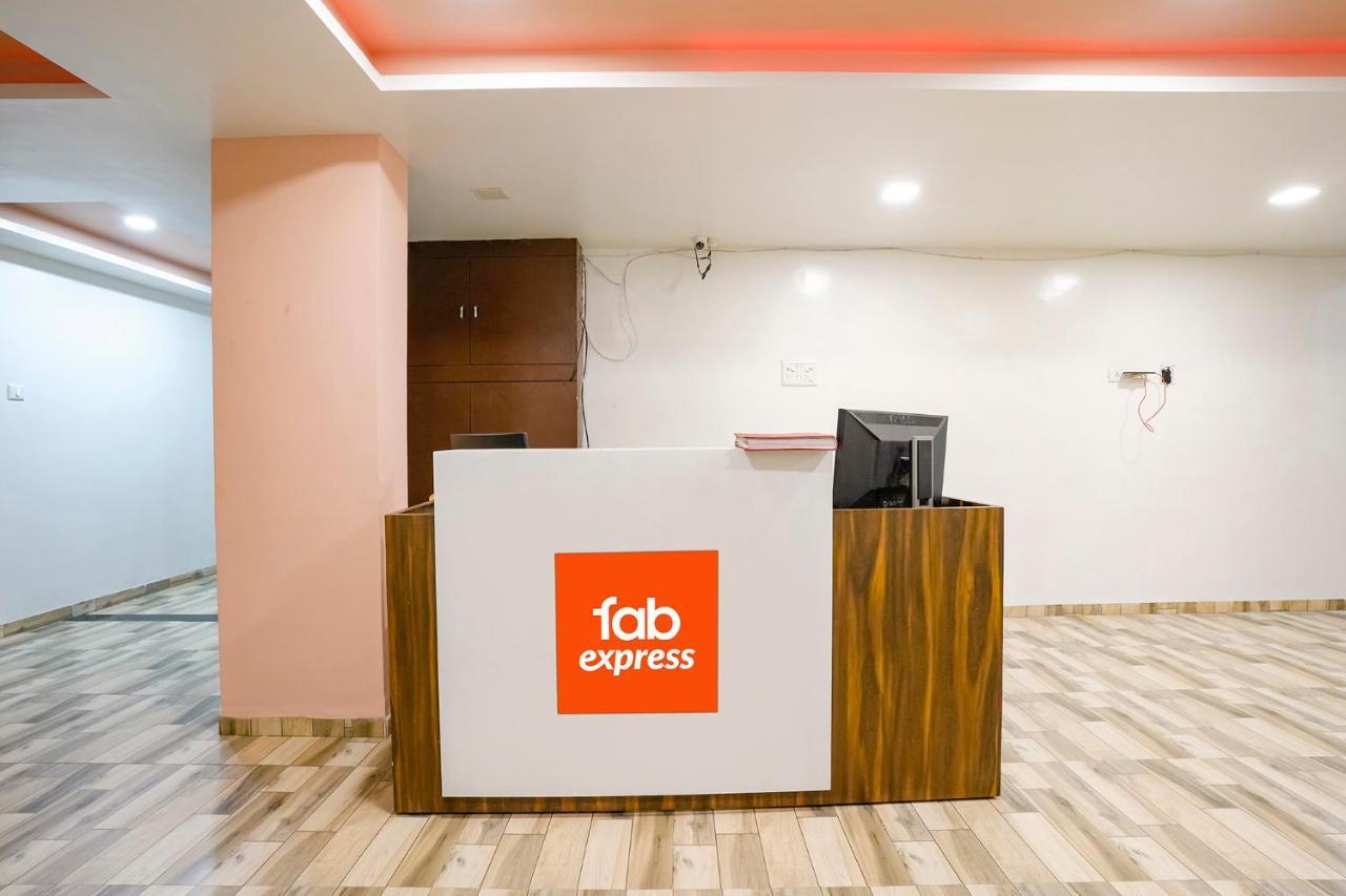 Fabexpress Blue Stone Hotel Surat Exterior foto