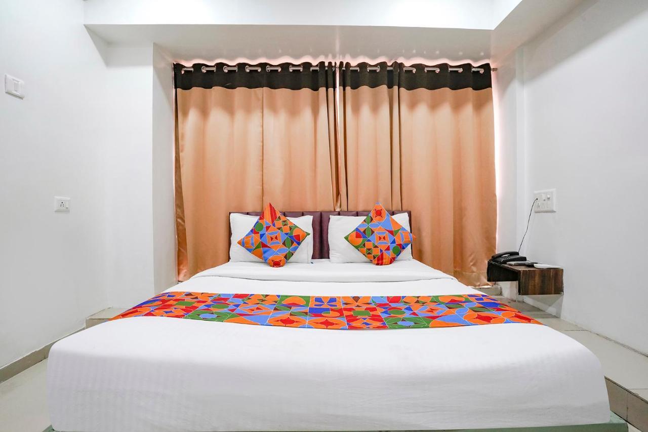 Fabexpress Blue Stone Hotel Surat Exterior foto