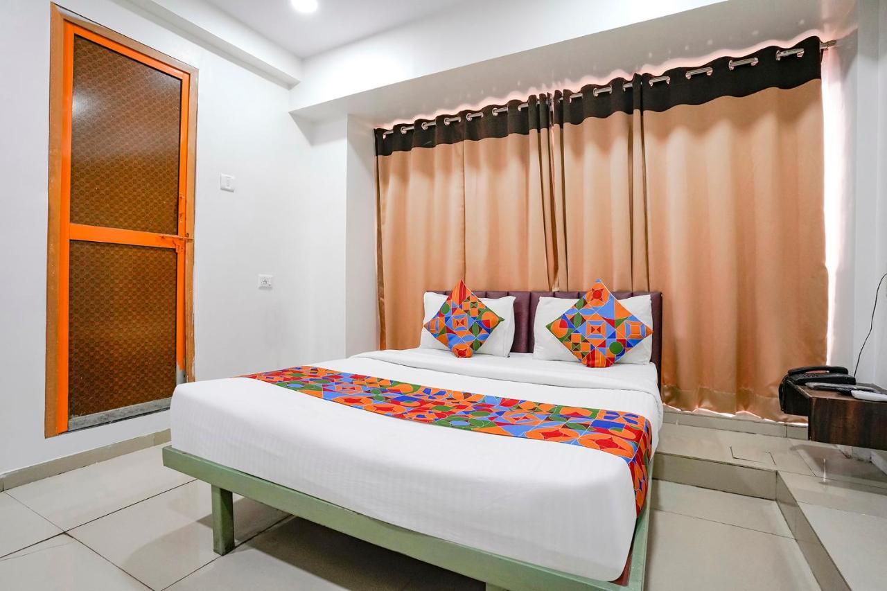 Fabexpress Blue Stone Hotel Surat Exterior foto