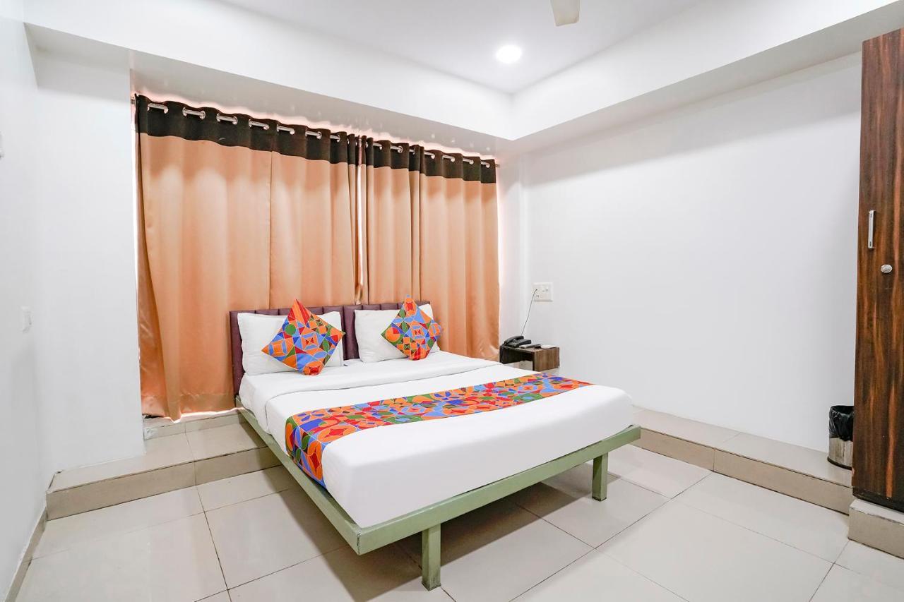 Fabexpress Blue Stone Hotel Surat Exterior foto