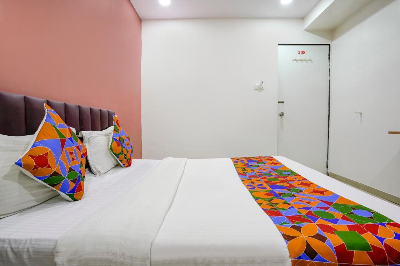 Fabexpress Blue Stone Hotel Surat Exterior foto