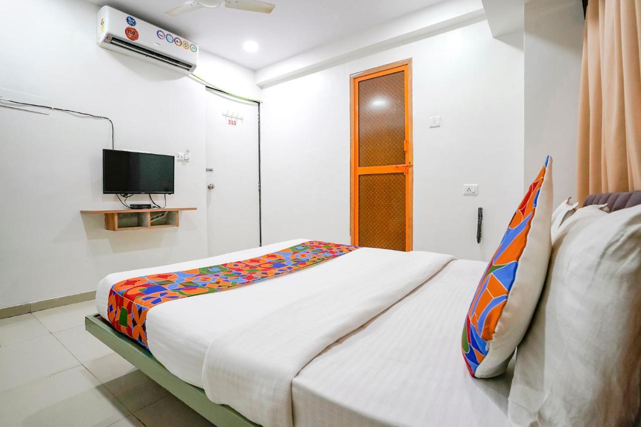 Fabexpress Blue Stone Hotel Surat Exterior foto