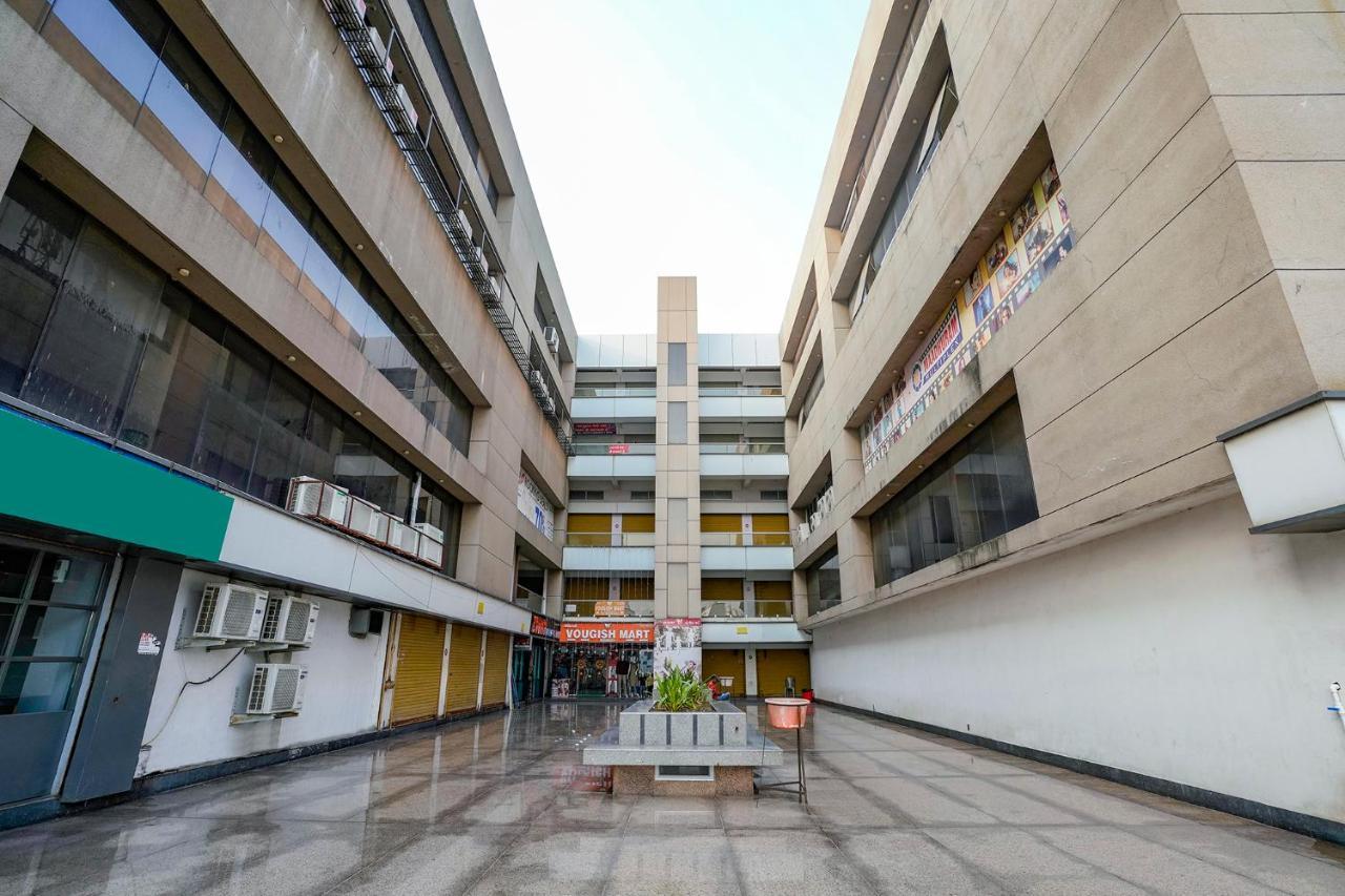 Fabexpress Blue Stone Hotel Surat Exterior foto