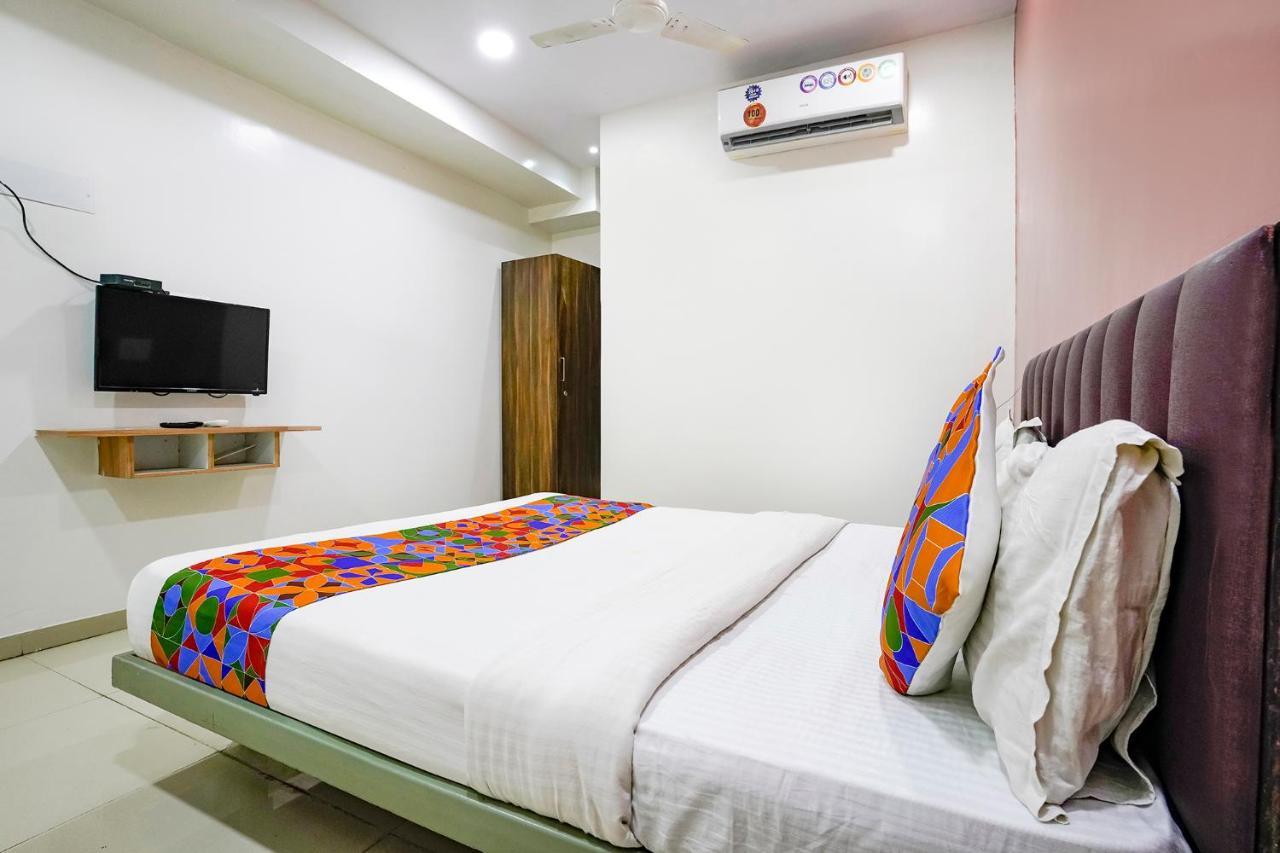 Fabexpress Blue Stone Hotel Surat Exterior foto